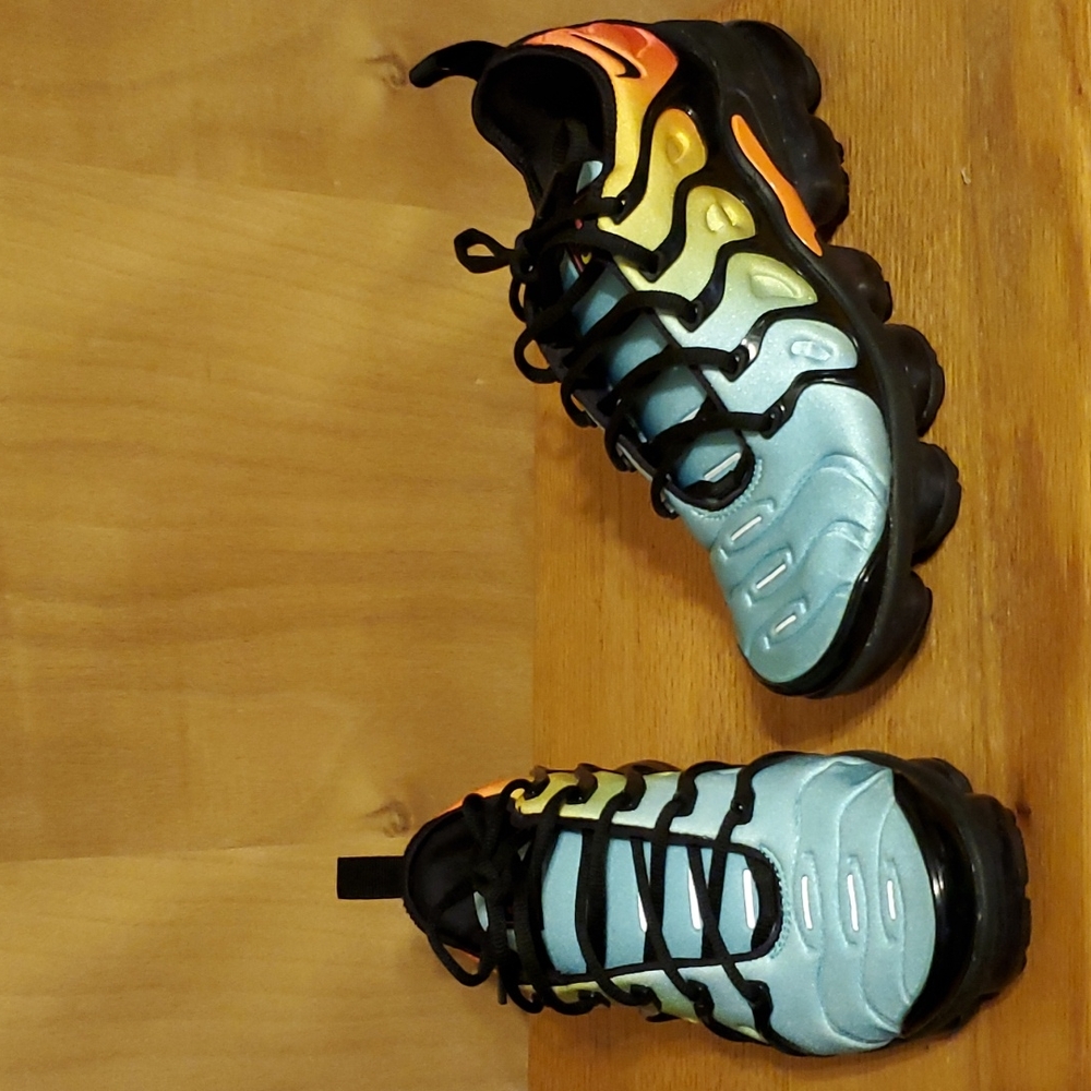Nike Air Vapormax Plus size 7. Aqua/yellow/orange/black. Stunning.  Like new.